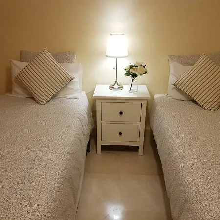Lujoso Apartamento Con Espectacular Terraza Con Vistas Al Mar En Marbella